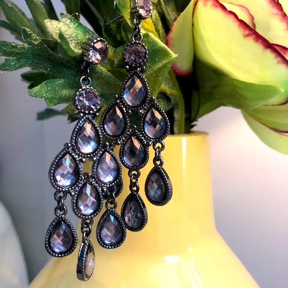 Earrings - Picture 1 of 3